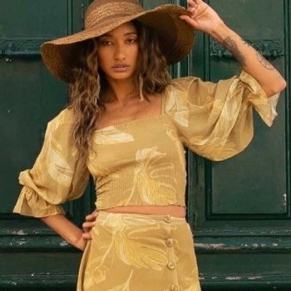 NWT Mia Joy Joyfolie Rehanne TOP ONLY Smocked Puff Sleeve Blouse In Honey Palm M